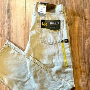 Lee Men's Regular Fit Straight Leg Jeans Wheat 32W x 32L.